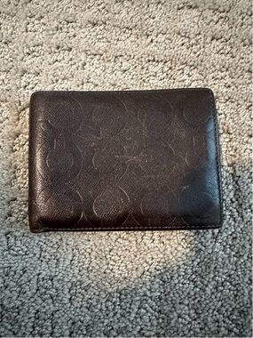 Coach Brown Signature Leather Bifold Wallet – Men’s Classic Wallet